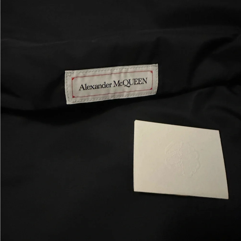 NEW Alexander McQueen Toiletry Bag - Picture 8 of 10
